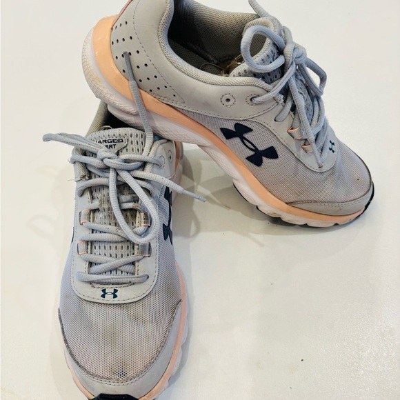Under Armour Light Gray and Navy Sneakers Women’s size 9 - Picture 6 of 10